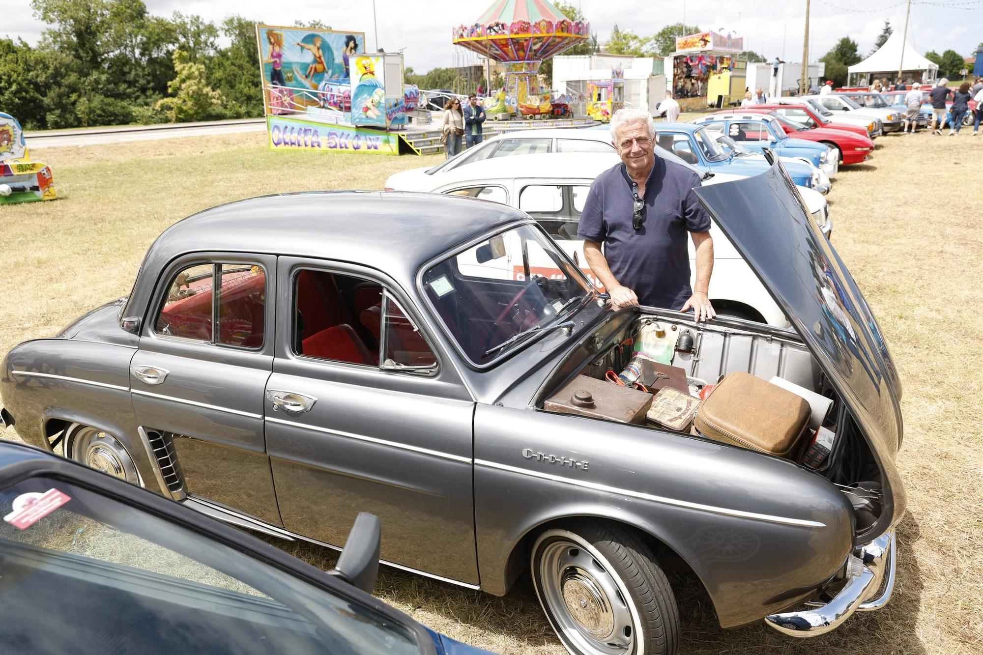 La exposición de coches clásicos en Cabueñes, en imágenes