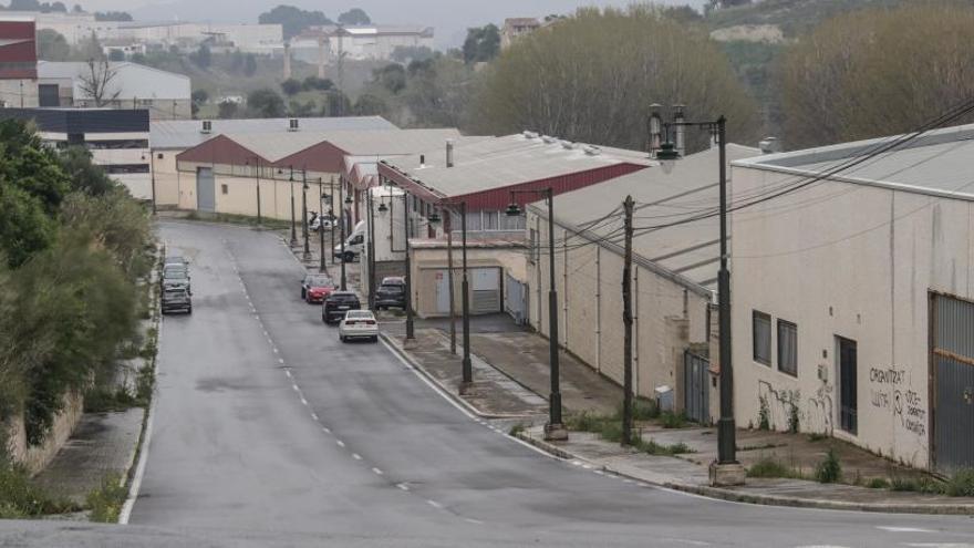 Imagen del polígono industrial de Cotes Baixes, en Alcoy, donde la actividad se ha reducido al mínimo