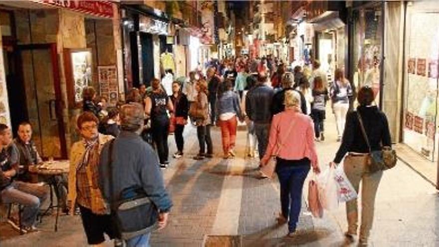 El &quot;shopping night&quot; va ser una de les darreres campanyes realitzades per promocionar l&#039;oferta de Lloret.