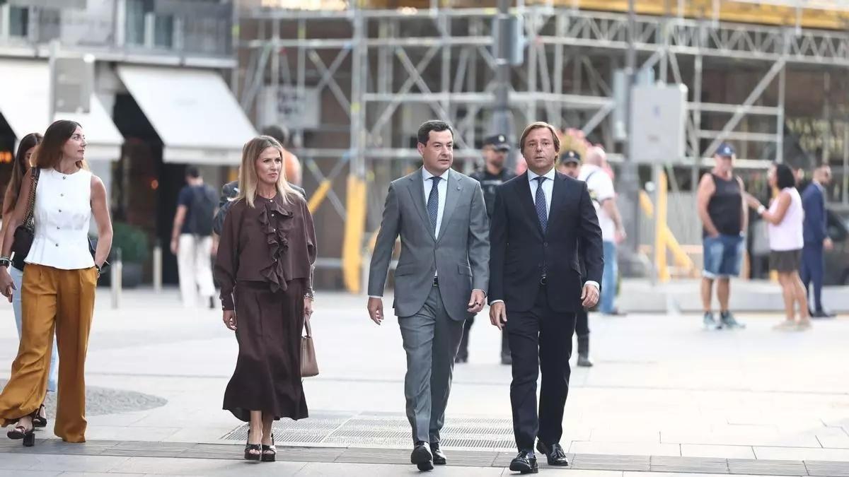 Juanma Moreno avisa del "efecto llamada" que supondría que los migrantes llegaran a la península