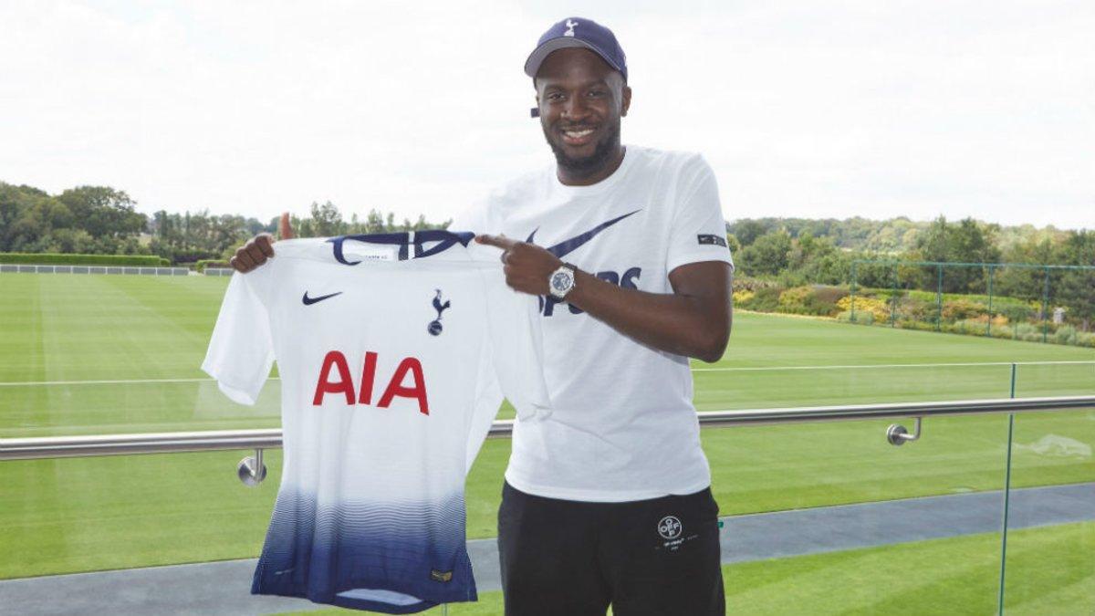 Ndombele, con la camiseta de los Spurs.