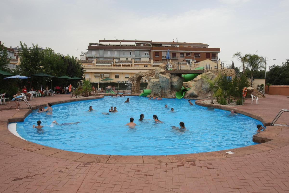 La piscina municipal de la Murta, en Xàtiva, en una imagen de archivo.