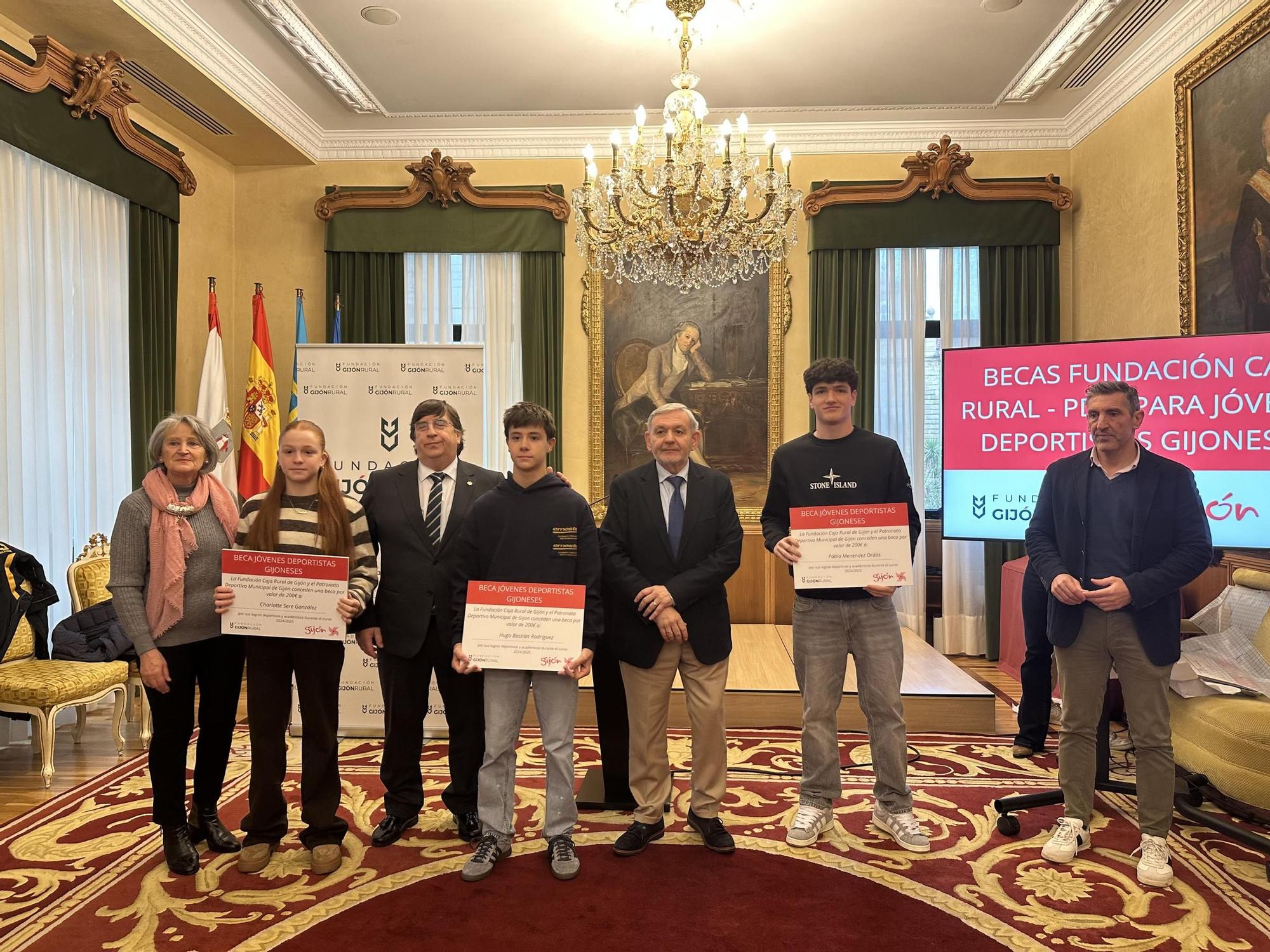 Veinticinco jóvenes deportistas reciben las becas de la Fundación Caja ...