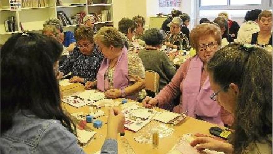 Intercanvi generacional a la Trobada de Dones del Bages de Sant Vicenç