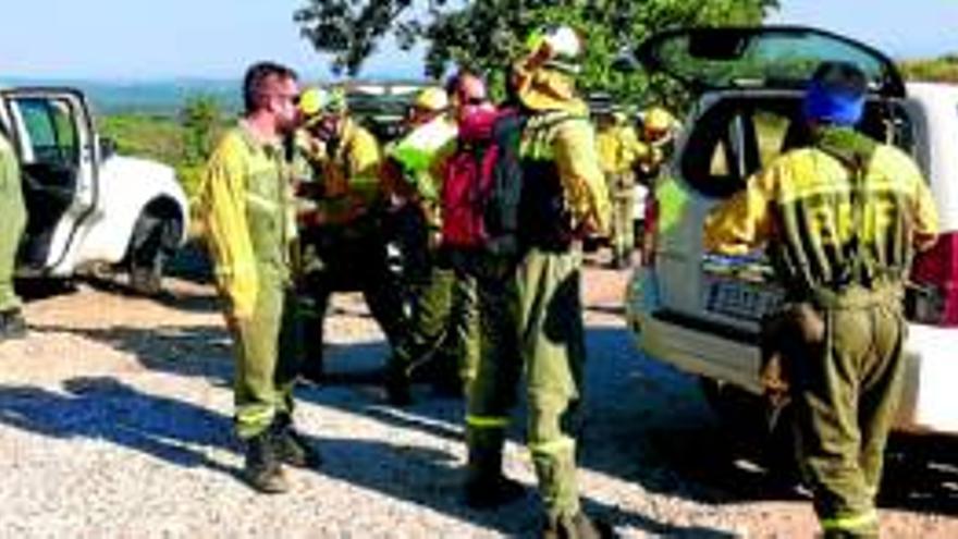 Controlan un incendio que obligó a activar el nivel máximo de alerta