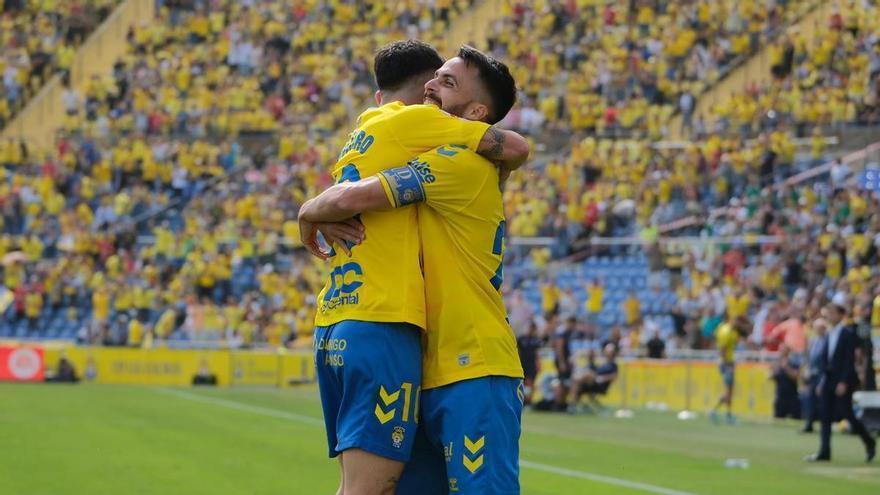 Las Palmas deleita y el Submarino se hunde en la isla (3-0)