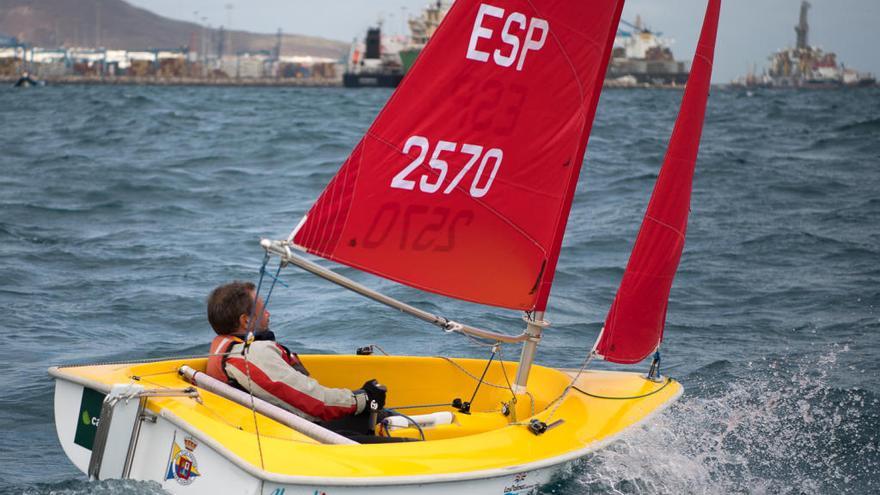 Cajasiete se suma, junto al Real Club Náutico de Gran Canaria, al patrocinio de la embarcación de vela adaptada