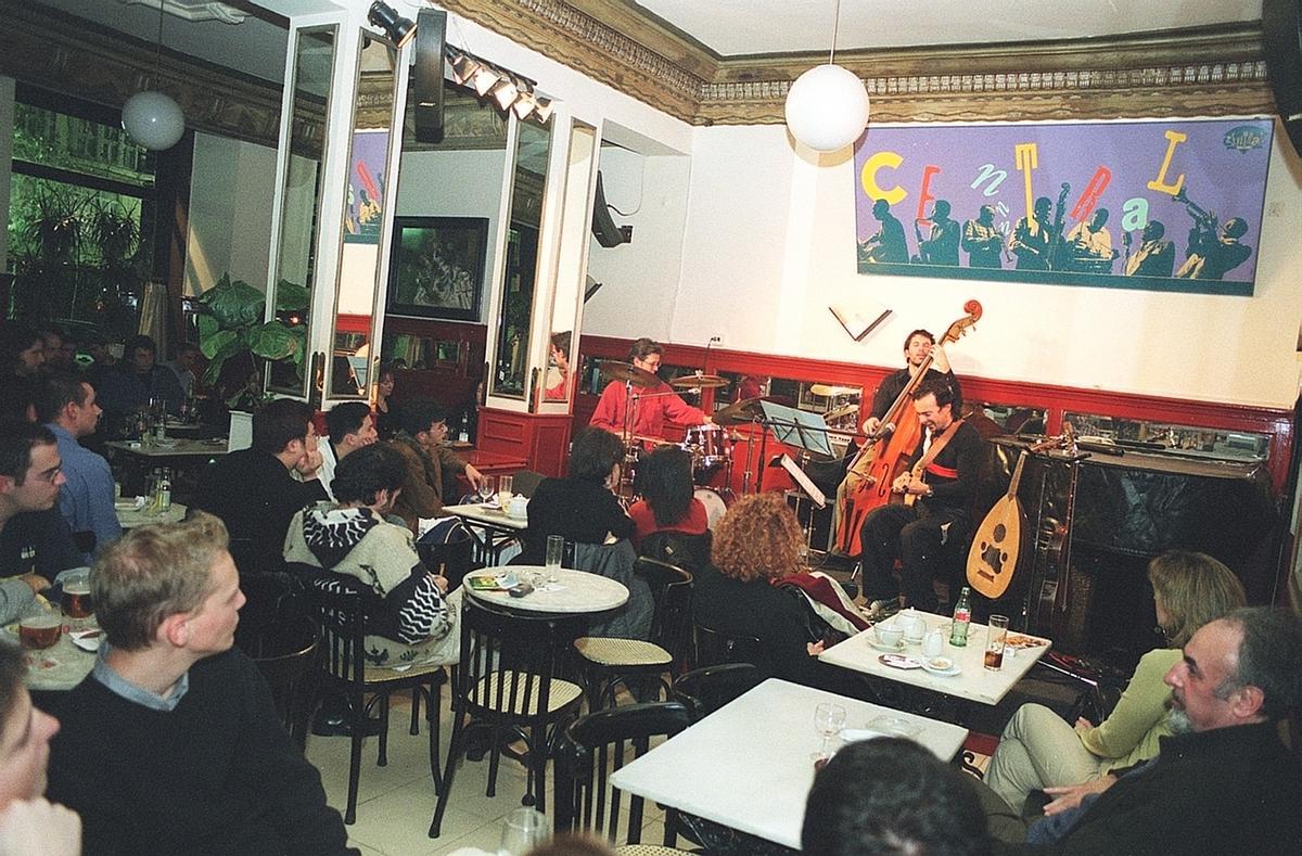 Un concierto en el Café Central a principios de los dosmiles.