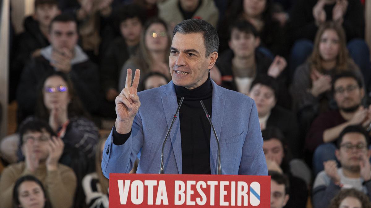 El secretario general del PSOE y presidente del Gobierno, Pedro Sánchez, interviene durante un mitin de campaña, a 10 de febrero de 2024, en Vigo, Pontevedra, Galicia (España).