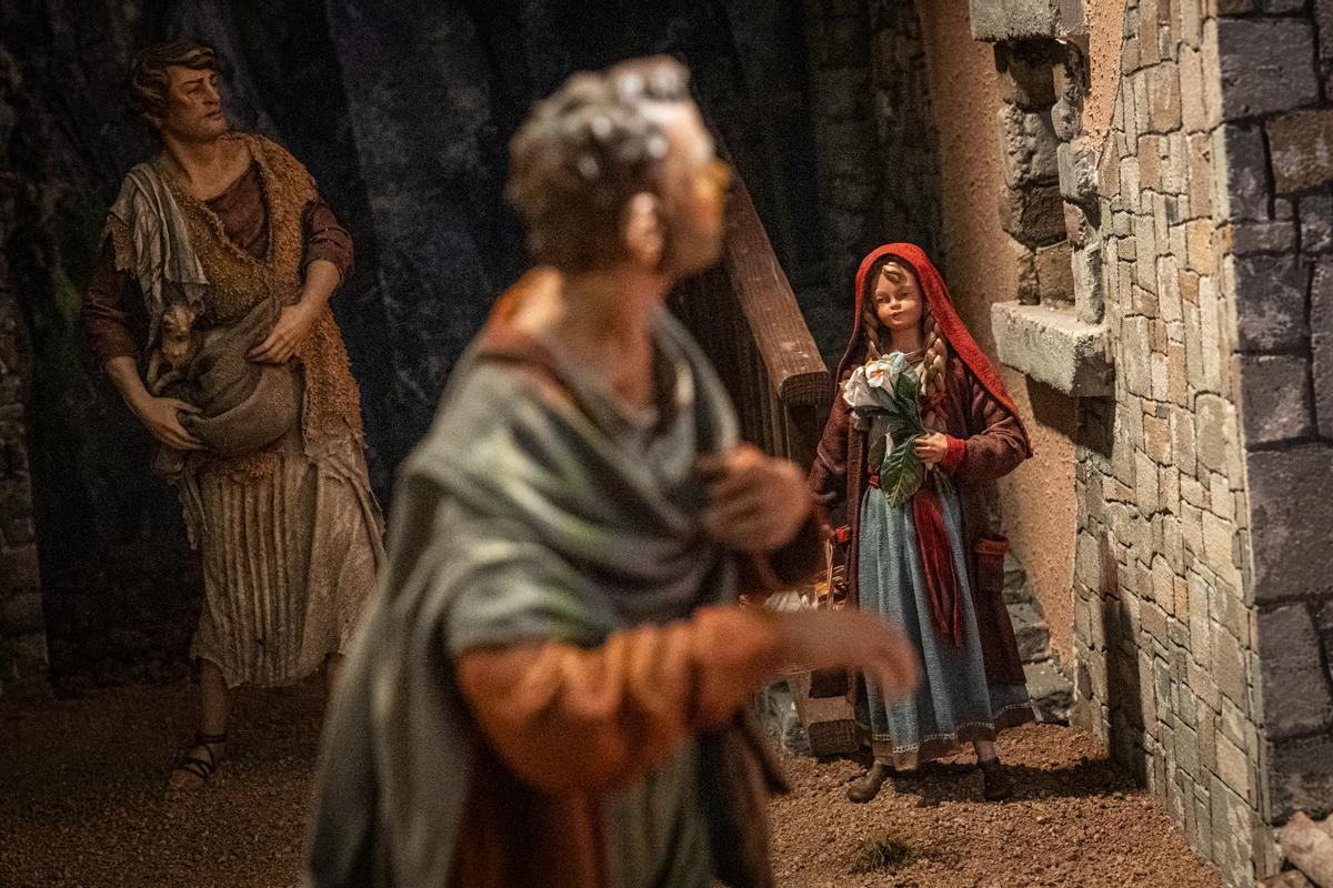 Barcelona estrena un belén tradicional más grande que nunca en la plaza Sant Jaume