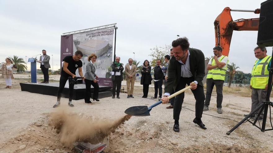 El Ayuntamiento de Elche recurrirá a la empresa privada para gestionar el Pabellón de Deportes de Carrús