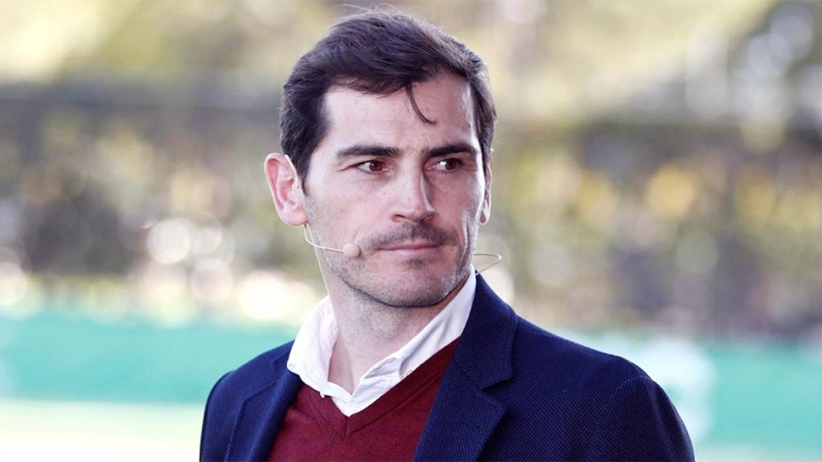 Casillas recibe el premio a mejor portero de la liga portuguesa y espera que &quot;no sea el último&quot;