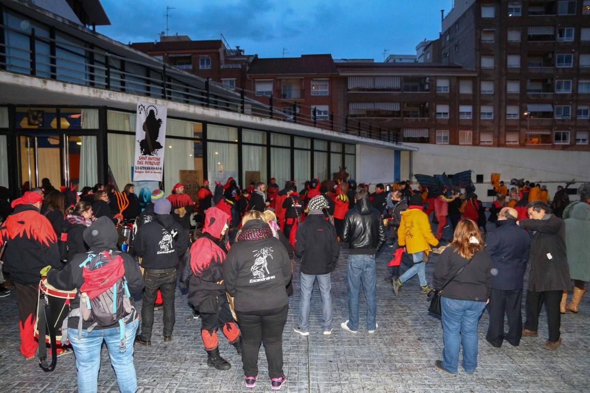 El Grao rinde honores a Sant Antoni