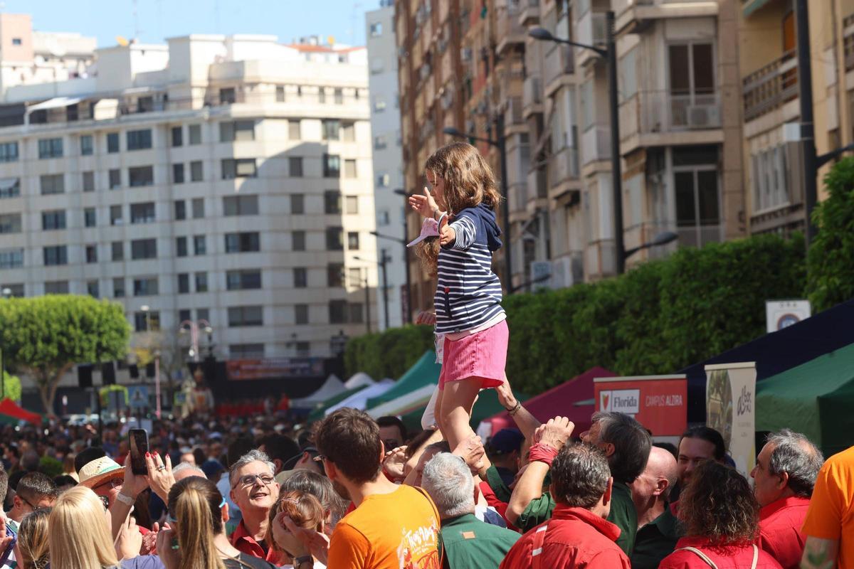 Más de 20.000 personas reivindican el futuro del valenciano en la 'Trobada' de la Ribera