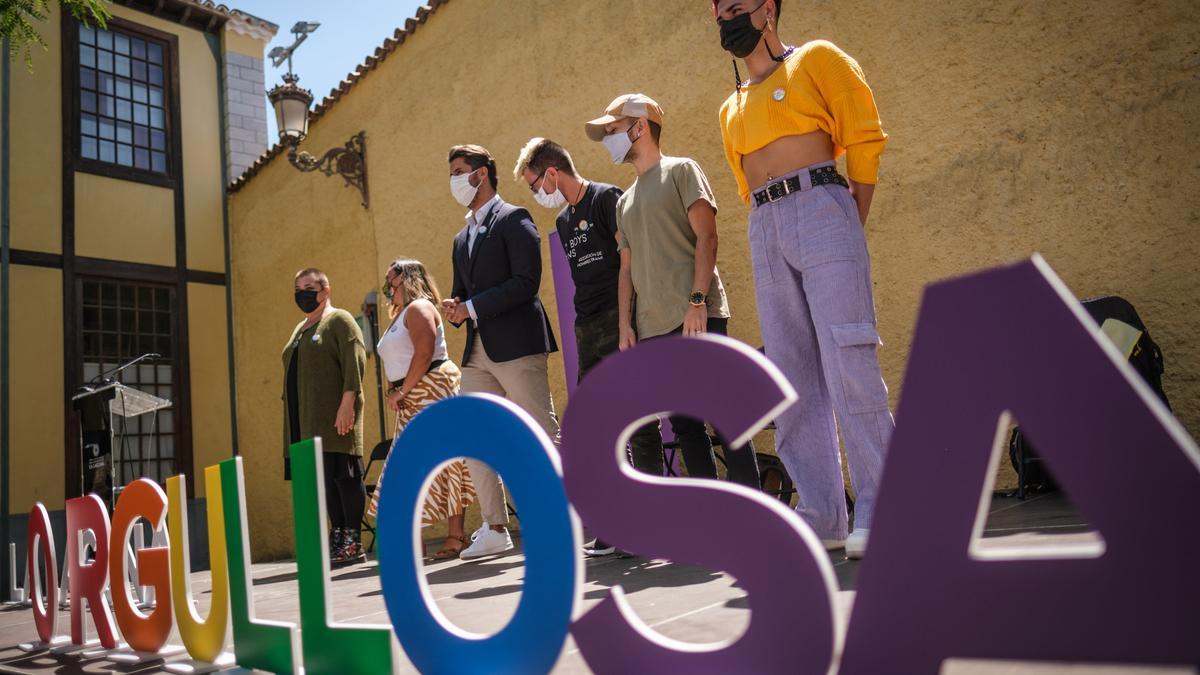 La Laguna iza la bandera arcoíris e inicia los actos del Orgullo LGTB.