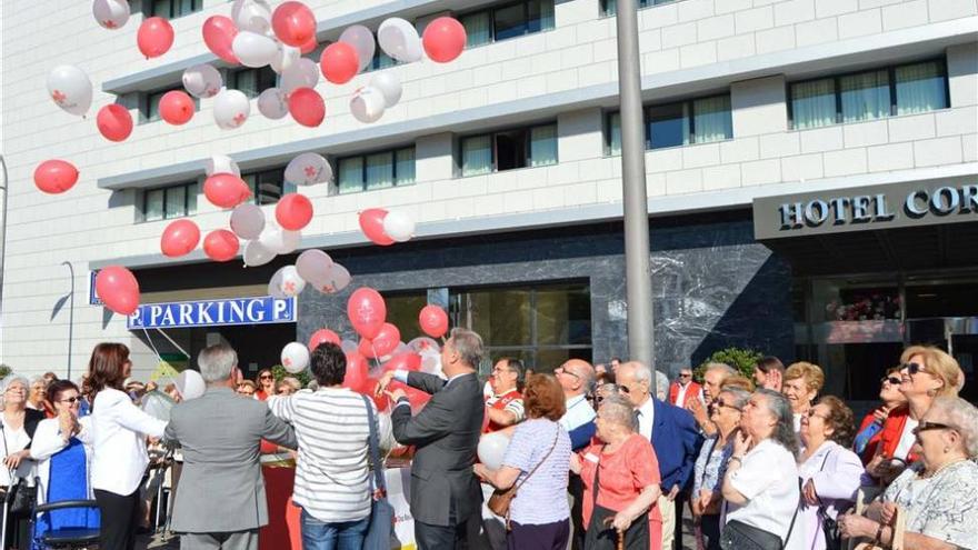 Cruz Roja inicia la II Semana de las Personas Mayores con una suelta de globos