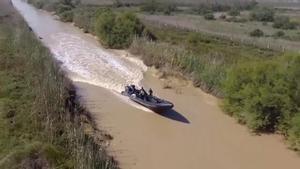 Narcolancha en la desembocadura del río Guadalquivir en una foto de otra operación