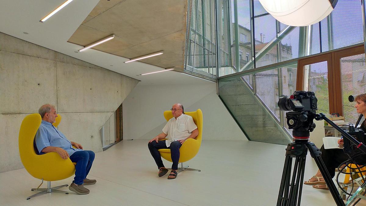 Joan Morros i Ramon Fontdevila, en un moment de la gravació al Museu del Barroc