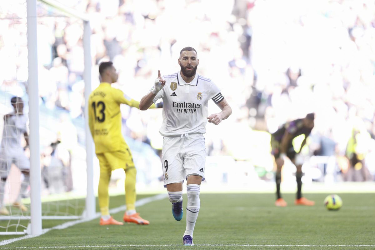 Benzema celebra uno de sus goles ante el Valladolid. 