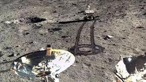El Rover Yutu 2 visto desde la sonda Change 4, precedesora de la Change 6, en la cara oculta de la Luna en 2019.