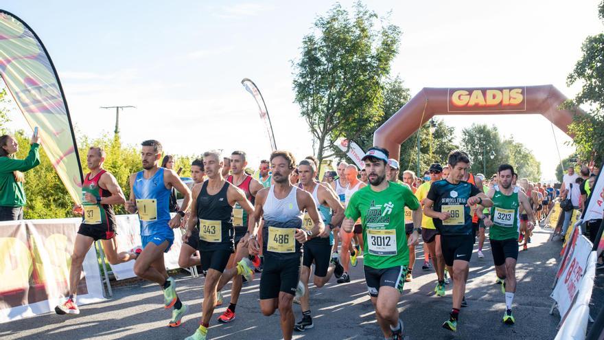 Más de mil corredores participan en la Vuelta a Oza