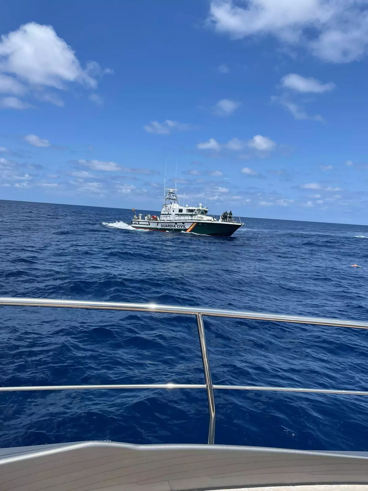 Hallan un cadáver en alta mar entre Palma e Ibiza