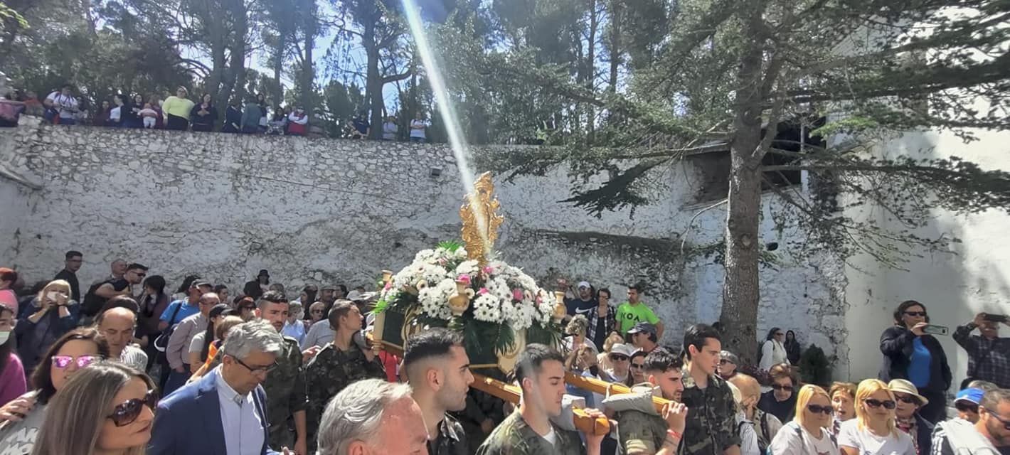 Alcublas visita en romería la Cueva Santa de Altura