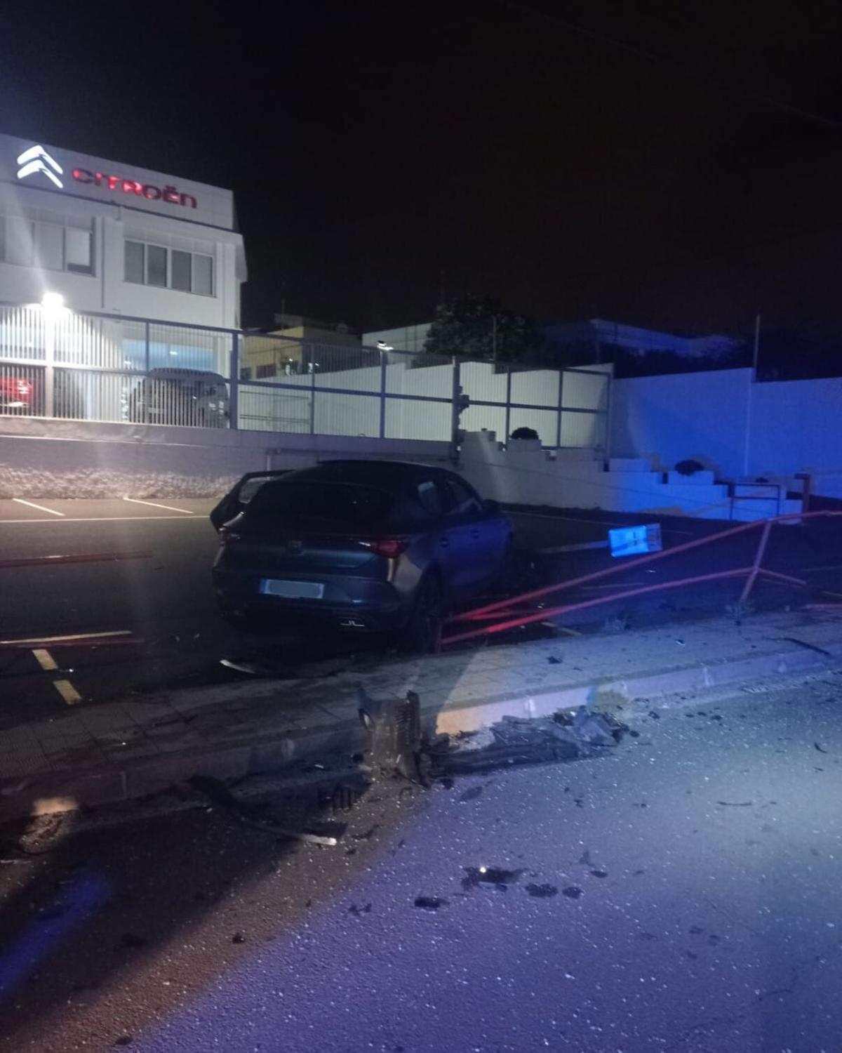 Uno de los vehículos accidentados.
