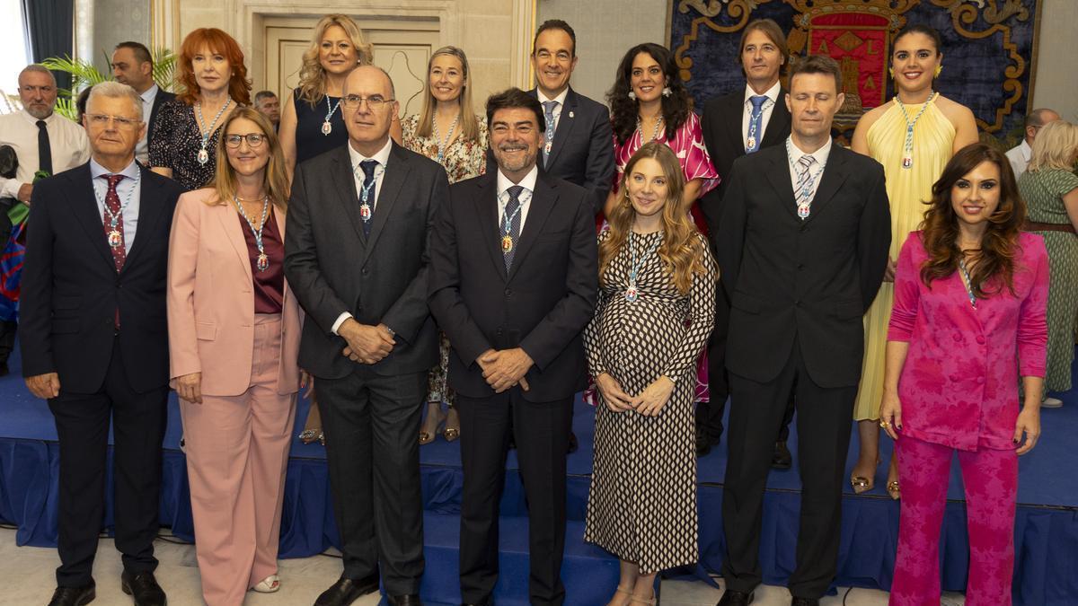 El equipo de gobierno del PP en Alicante para el mandato 2023-2027.