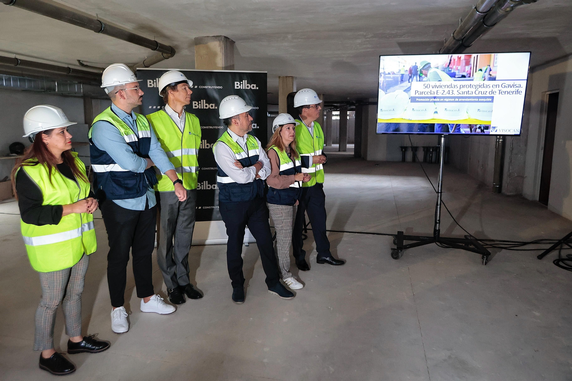 Visita al piso piloto de las 100 vivienda de Visocan en Santa Cruz de Tenerife