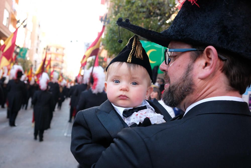 La Entrada y la Retreta abren los Moros y Cristianos de Sax