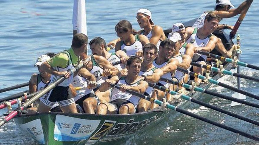 Un instante de una prueba de traineras. // Ricardo Grobas