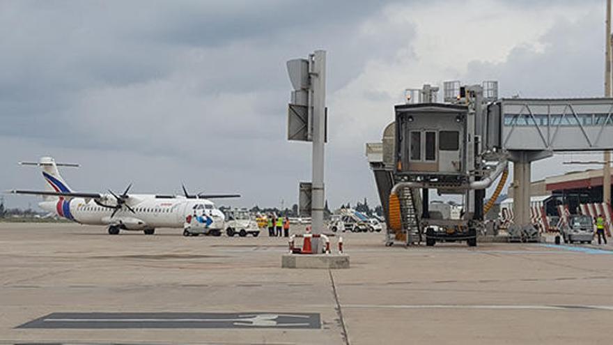 Un avión de Air Europa en el aeropuerto de Ibiza.