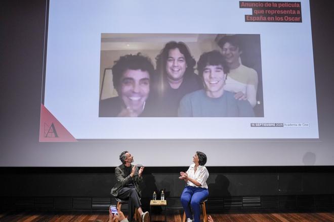 Los Javis, tras su billete a Los Ángeles con 'La bola negra': Netflix ya les ha advertido que "va a ser duro"