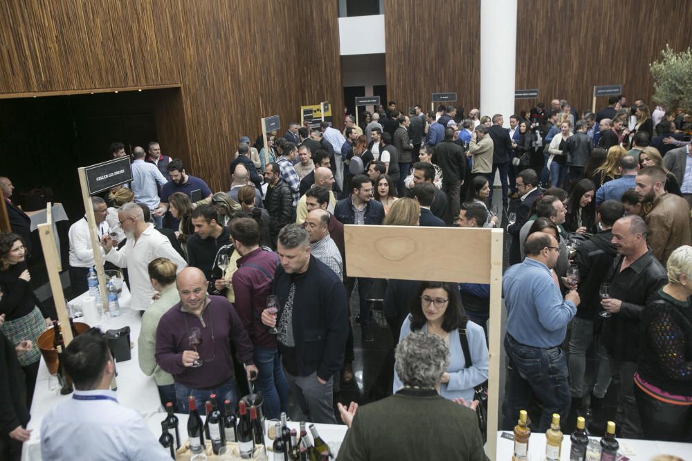 La DOP Vinos Alicante entrega al Museo del Prado el Premio Fondillón