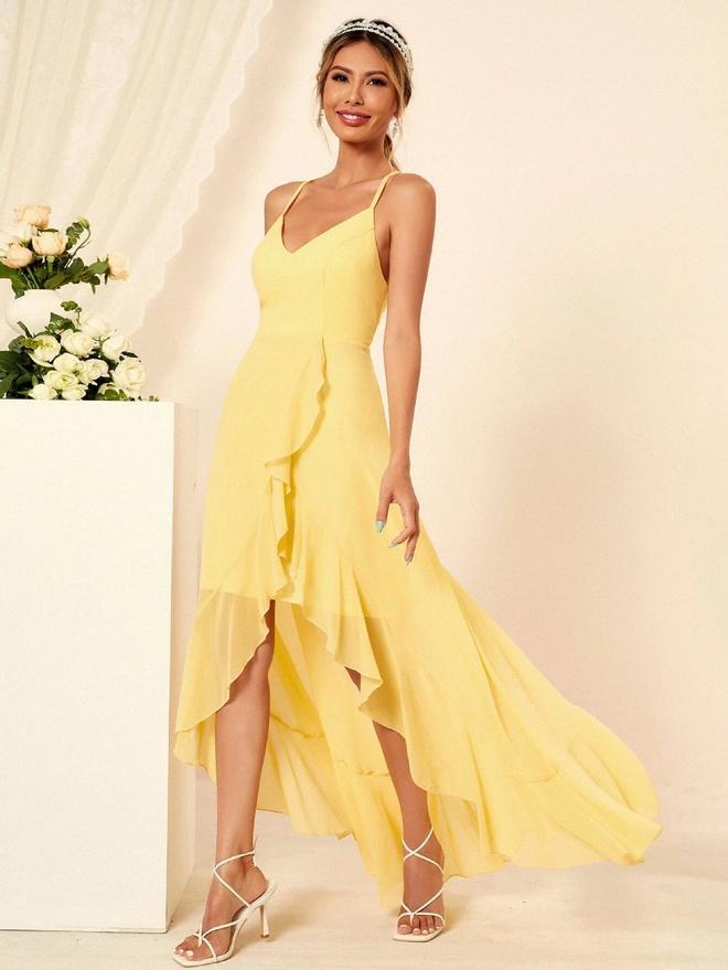 Vestido amarillo de Shein (precio: 20 euros)