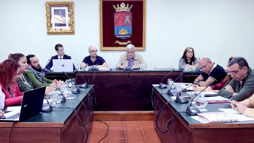 Pleno del Ayuntamiento de Adeje celebrado ayer.