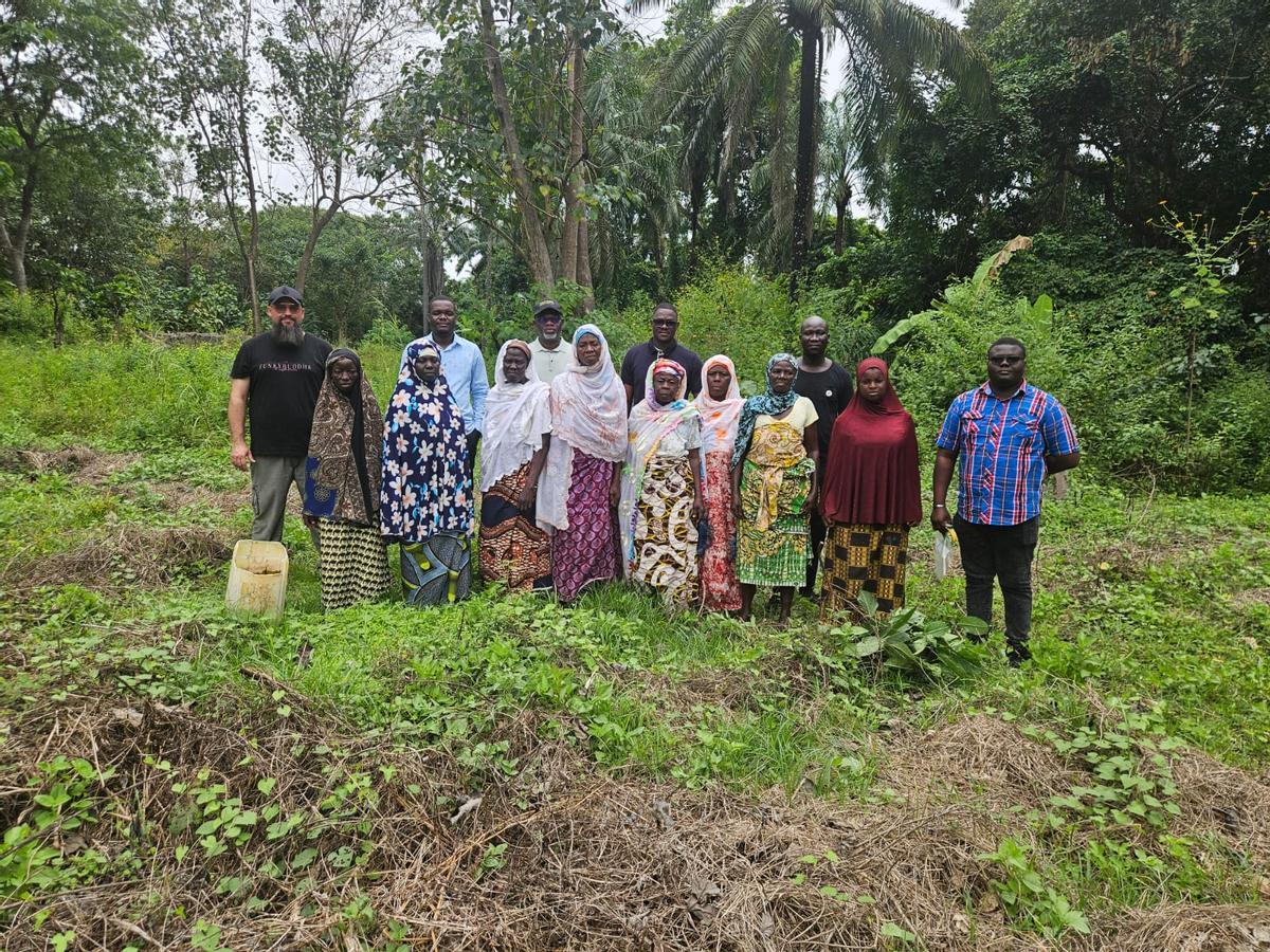 El ibicenco ayuda a los agricultores de Benín.