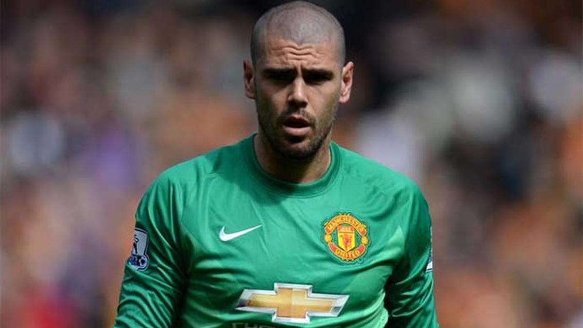 Víctor Valdés vive en una situación de marginación en el Manchester United