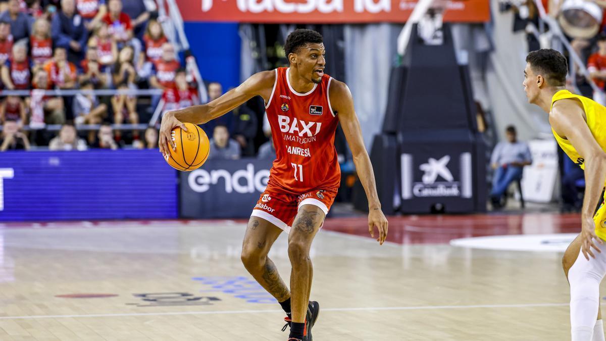 Alsston Jr. sigue los pasos de su padre y está dejando impronta en Manresa