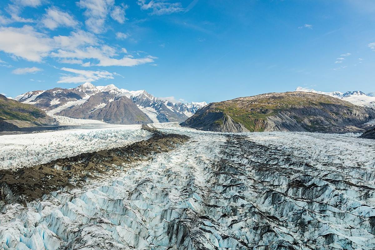 Vista aérea de un glaciar en el parque estatal Chugach, Alaska, tomada en 2017.