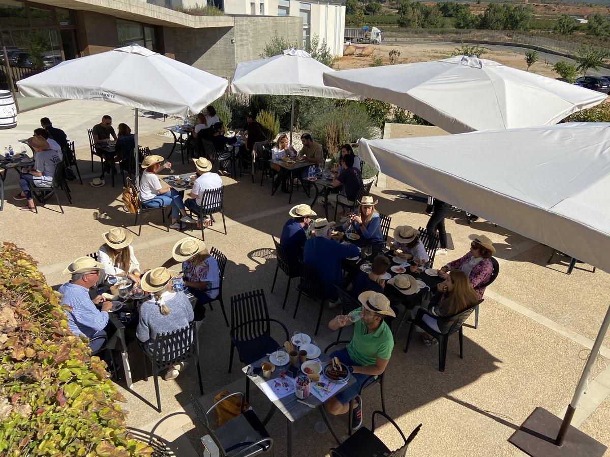El almuerzo campero, una de las actividades que más adeptos reúne cada año.