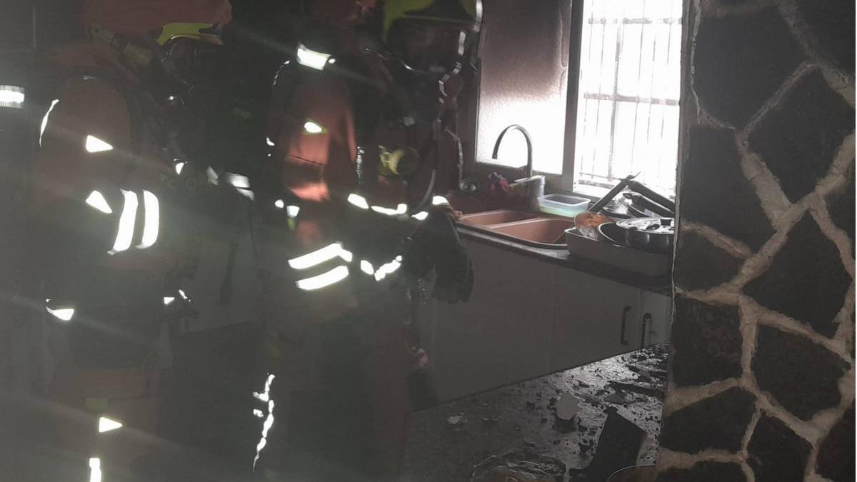 Imagen del incendio en la cocina de Catadau.