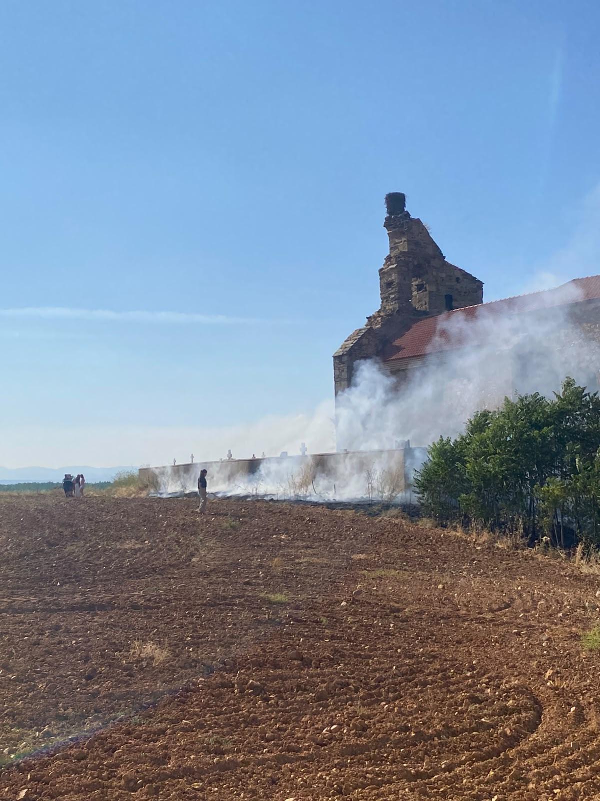 GALERÍA| Así se ha luchado contra el fuego en Cunquilla de Vidriales