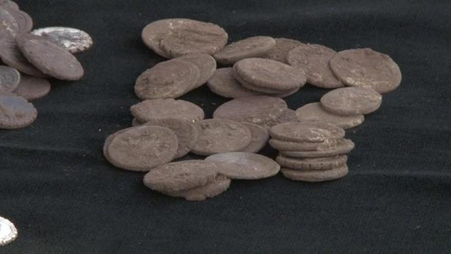 Descobreixen 200 denaris de plata a Empúries