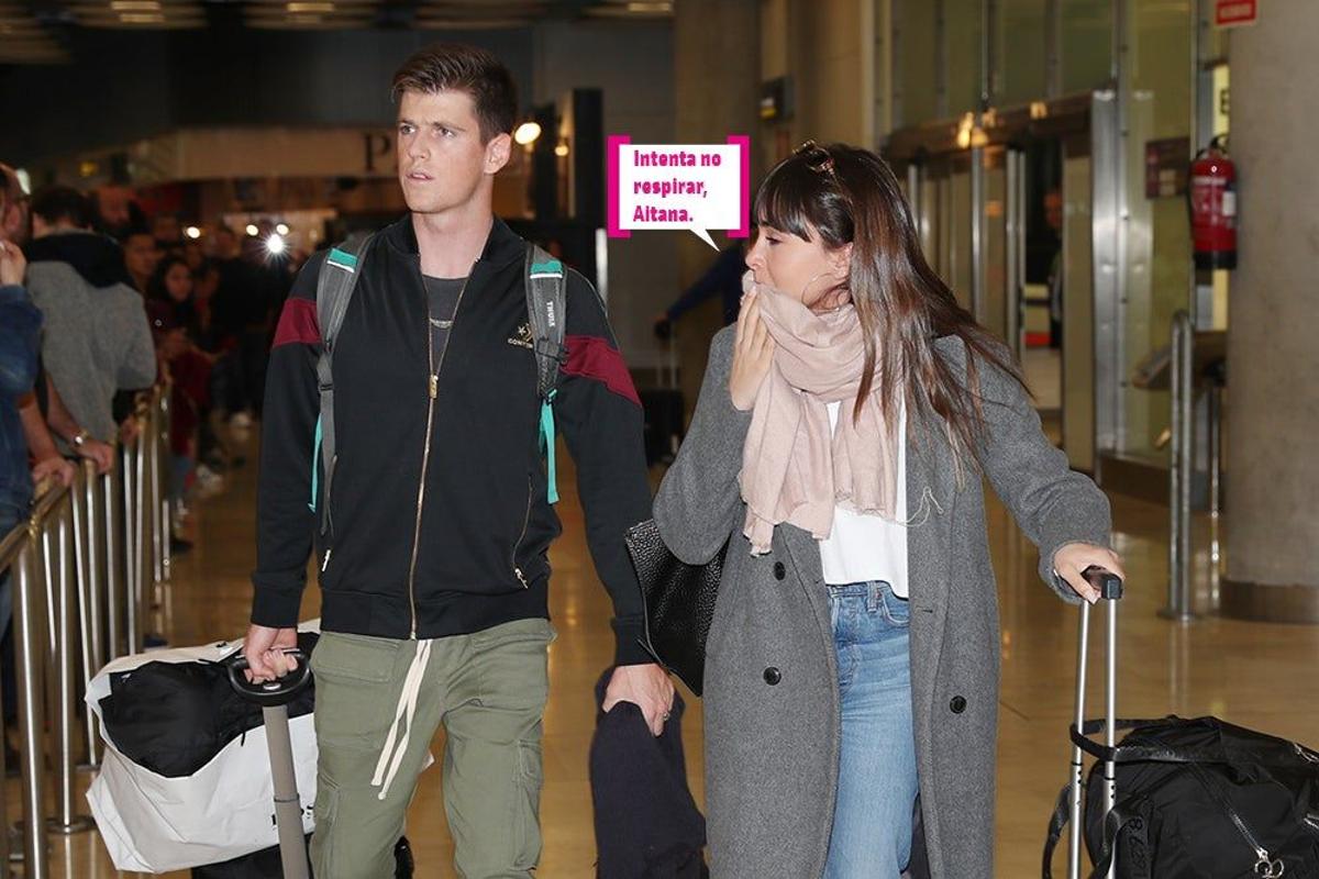 Aitana y Miguel Bernardeau en el aeropuerto