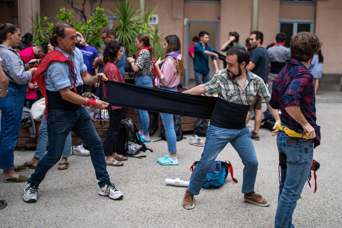 Esquerdats, la colla castellera que ensaya en la Modelo