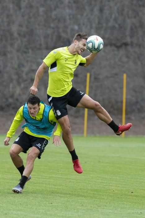 12.11.19. Las Palmas de Gran Canaria.Fútbol segunda división temporada 2019/20. Entrenamiento de la UD Las Palmas en la Ciudad Deportiva Barranco Seco. Foto: Quique Curbelo  | 12/11/2019 | Fotógrafo: Quique Curbelo