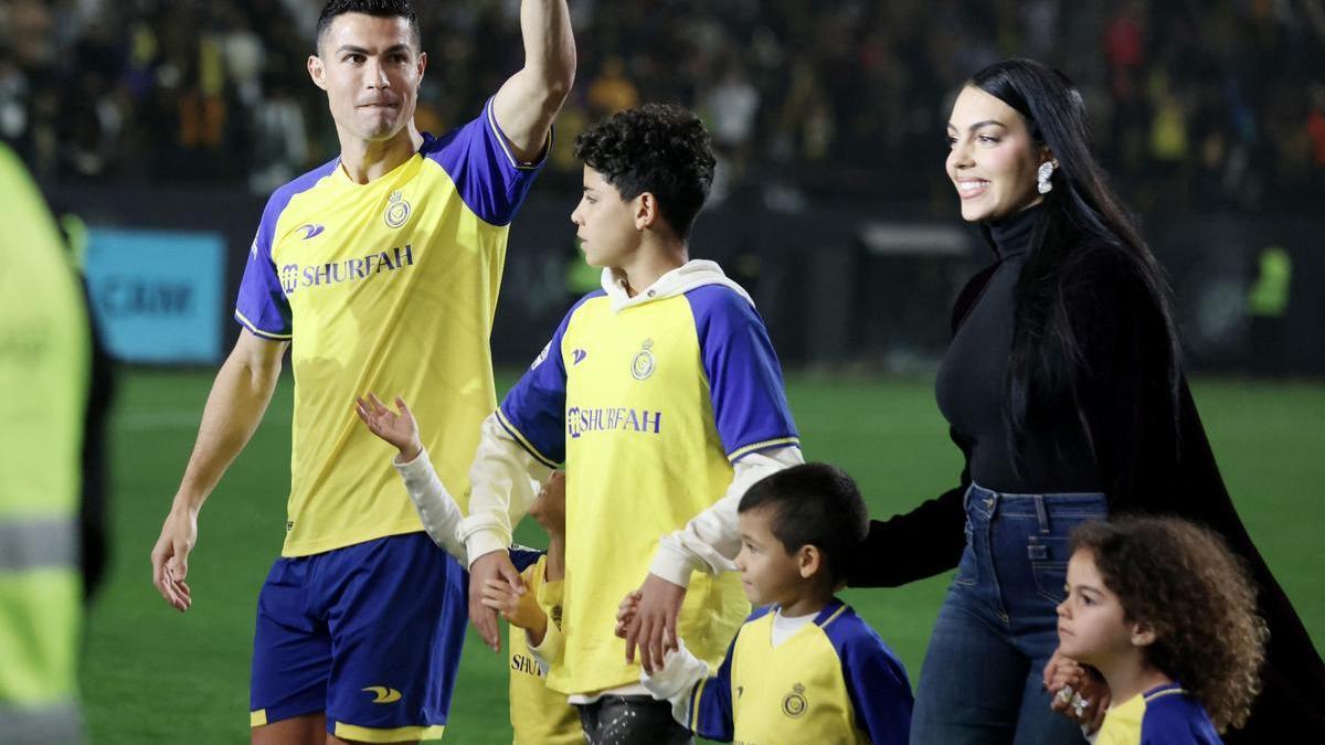 Cristiano Ronaldo, Georgina Rodríguez y algunos de sus hijos.