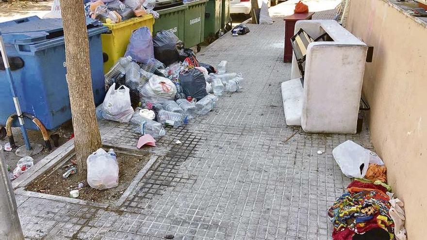 Im Sommer leider ein alltäglicher Anblick: Müll in Palmas Straßen.